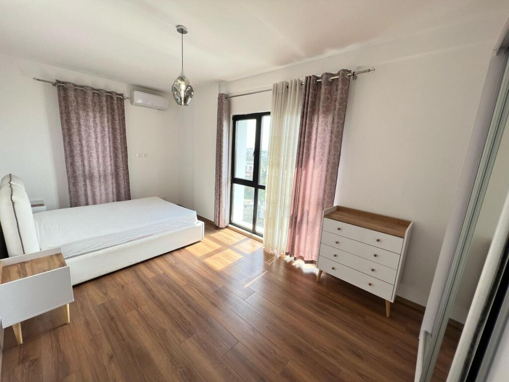 📣 QERA SUPER Apartament 1+1 📍 Kompleksi Farmacia 10 🛣️ Rruga e "Dibres" ✨   🏢 Ndertim i Ri  🪜 Kati 10 (Me Ashensor)  🛋️ Mobiluar Me Kushte Bashkekohore   💶 Cmimi 600 Euro