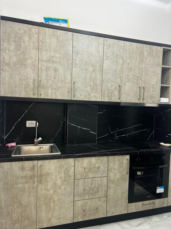 Apartament 1+1 me Qera Afatgjate, Skele Vlore - 2 min larg Lungomare