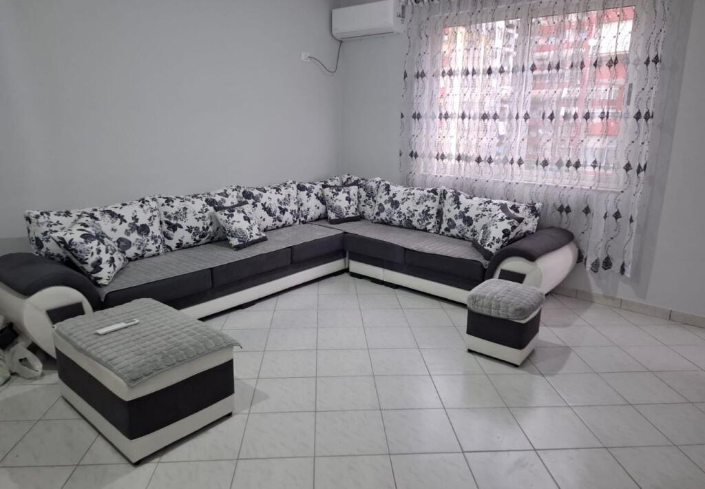 Appartamento 2+1 in affitto ad Astir.