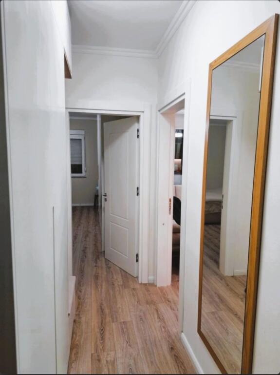 1+1,i investuar,afer square 21 ,21 dhjetori,cmimi 165000 i diskuturshem