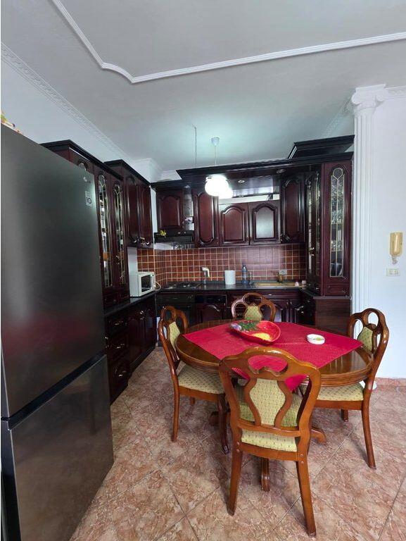 Qera, Apartament 1+1 tek Ish Parku , Tirane.