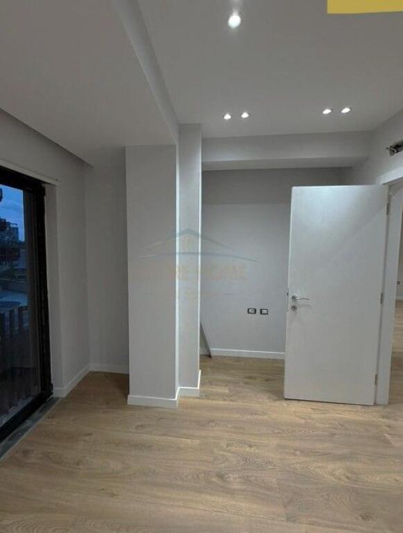 Shitet, Apartament 1+1 në Kodra e Diellit 2.