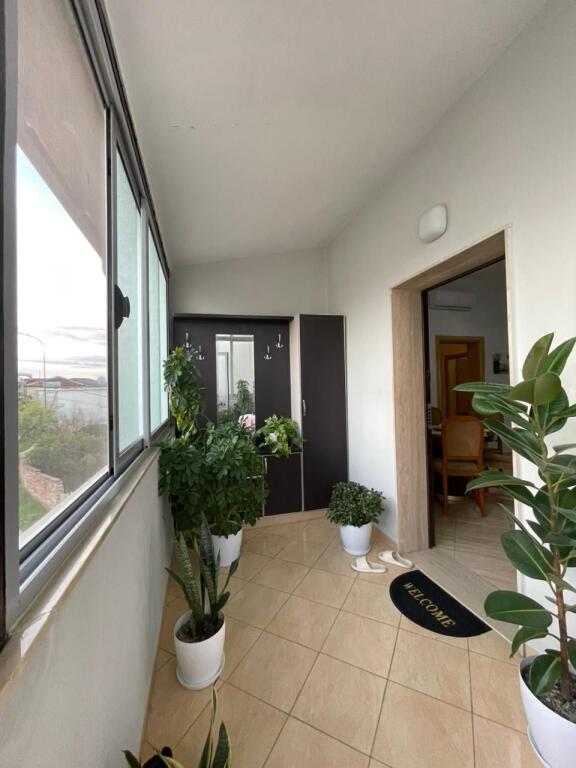 🏡 SHËTPI PRIVATE ME 2 DYQANE DHE 2 AMBIENTE NË SHITJE OSE ME QERA