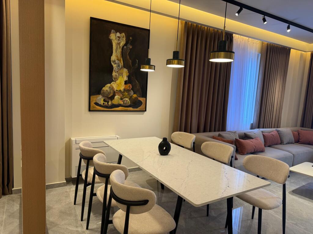 SECRET GARDEN – JEPET APARTAMENT LUKSOZ 3+1+4 ME 2 POSTE PARKIMI