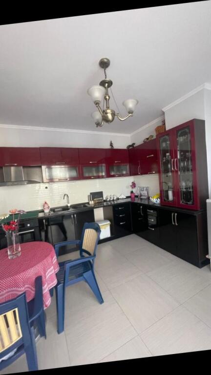 Jepet Apartment me qera 2+1, ID 13902