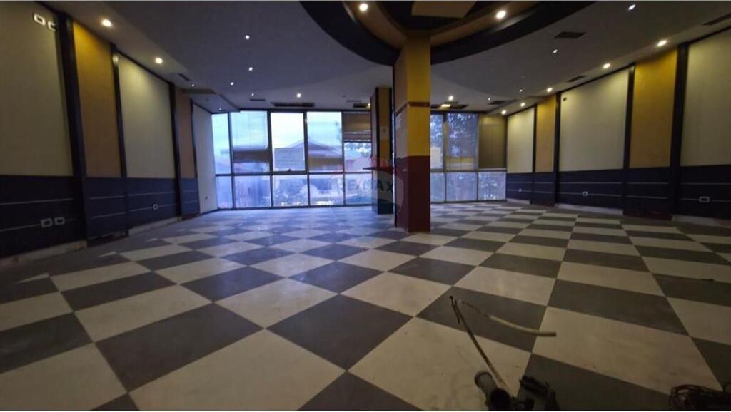 Negozio - In Vendita - Bulevardi Blu, Kamëz(ID: 530221066-255)