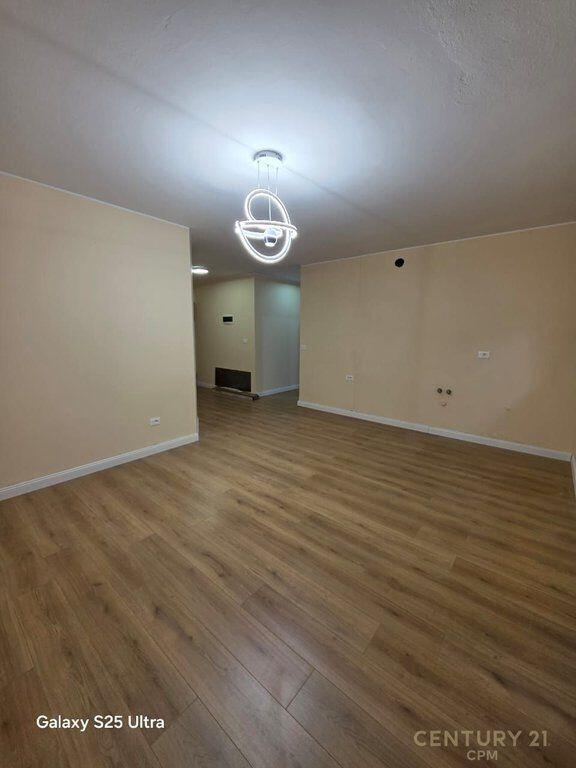 Apartament 2+1 në shitje tek pallatet Karavan, Laprakë, Tiranë - 140,000€ | 82 m² 140,000 € Sip. Totale  82m2