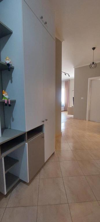 Jepet apartament me qira 1+1 Selvia