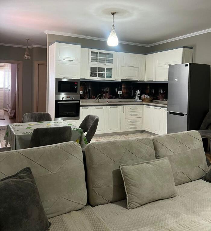 Apartament me qera 2+1