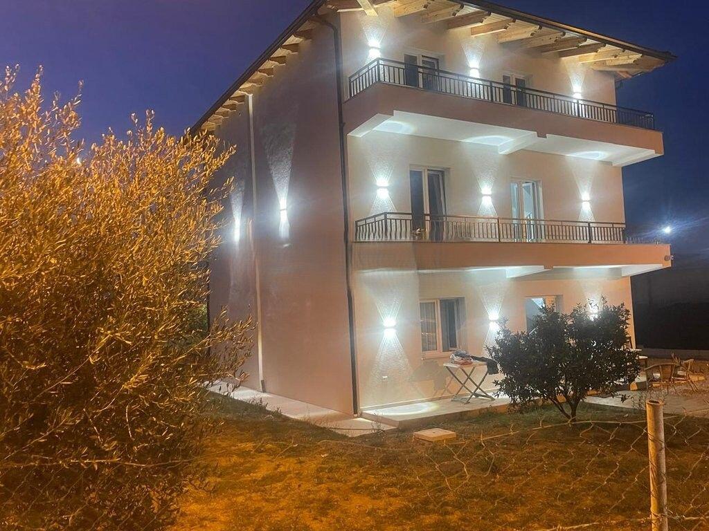 Jepet kat vile me qira në Farkë 800 € /Muaj