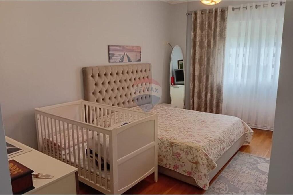 Apartament - Për Qira - Rruga Bilal Sina, Tiranë