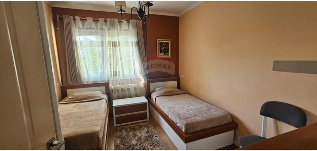 Shitet Apartament 3+1+2 në Ali Dem