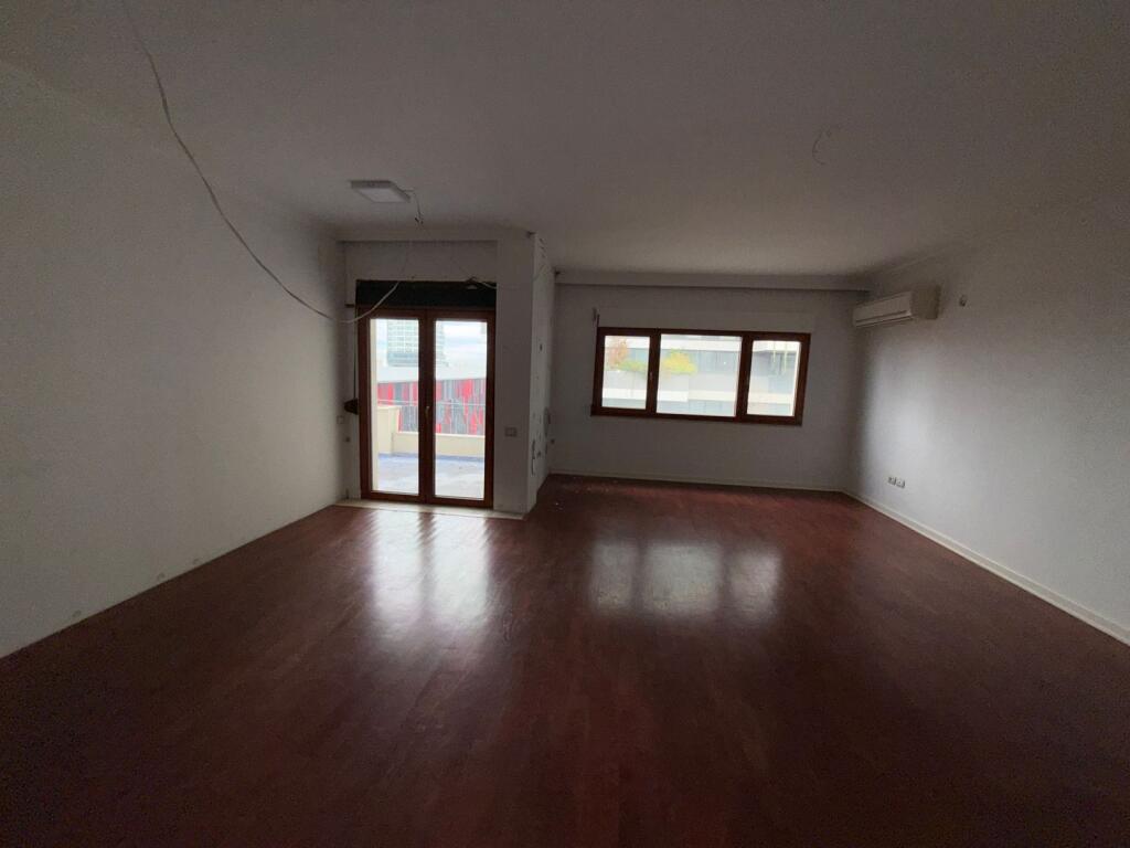 Jepet me qira ambient biznesi prane Air Albania!