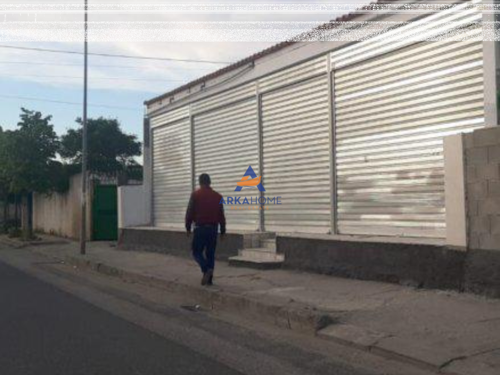 LOCALE COMMERCIALE IN AFFITTO "UNAZA MADHE VICINO AL LAGO PASKUQAN" 600EURO