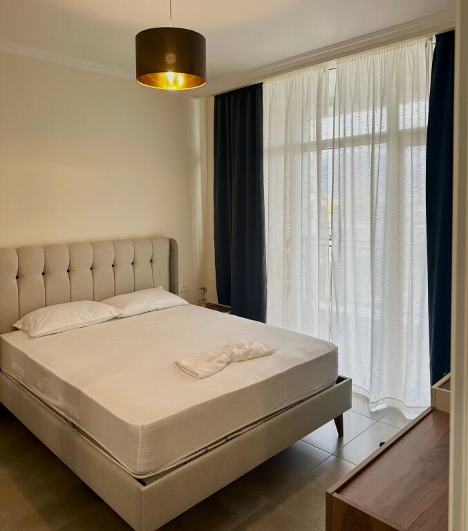 Jepet me qira apartament 1+1+Ballkon ne Bulevardin e Ri!!!