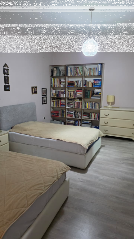 Shitet Apartament 2+1+2 ballkone në Vasil Shanto