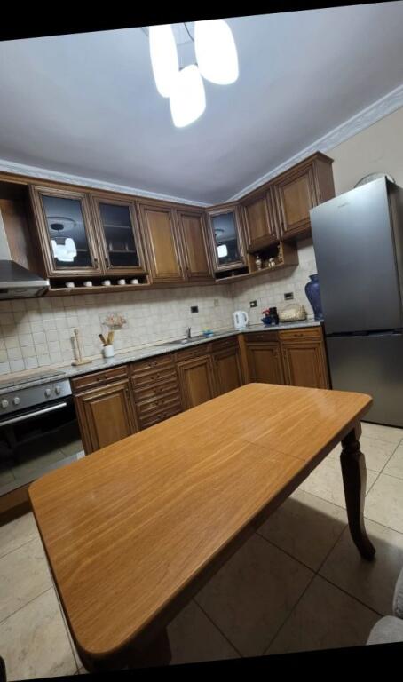 Jepet Apartment me qera 2+1, ID 13895