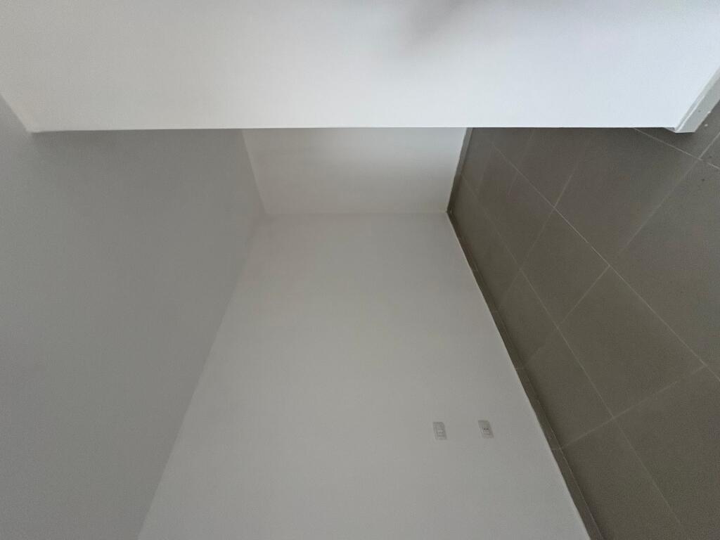 Shitet apartament 2+1