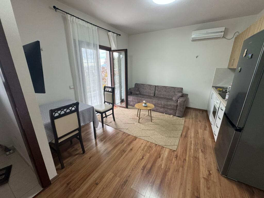 Apartament 1+1 me qira 5 minuta nga Ekonomiku