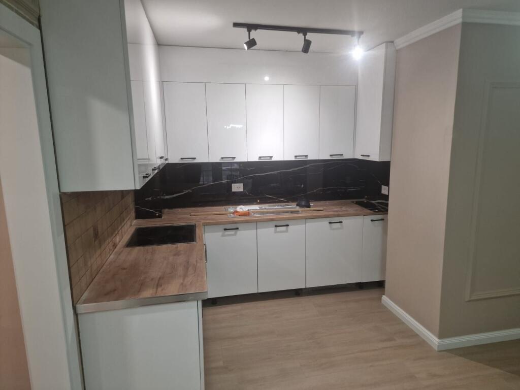 Apartament Me Qera 3+1 tek Bulevardi Zogu i Pare (ID B230129) Tirane​