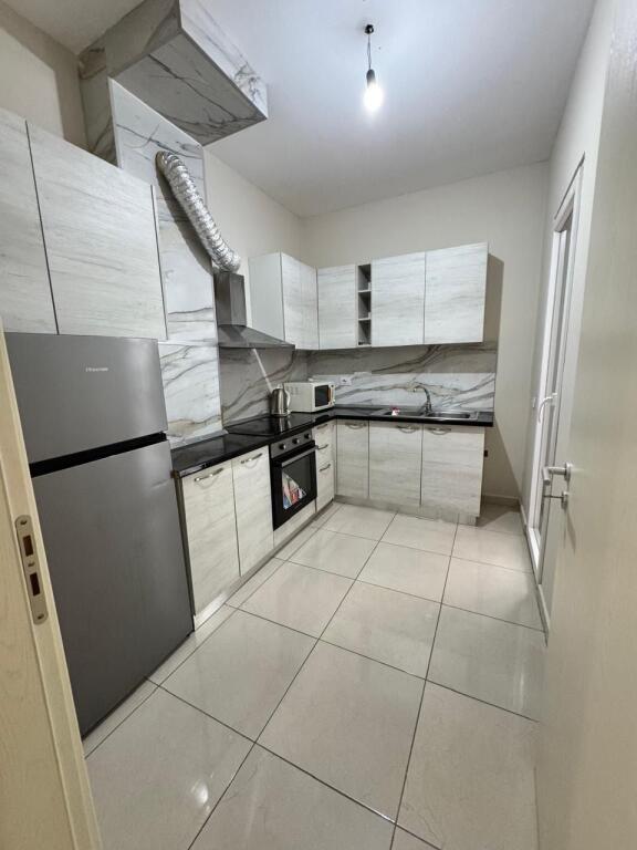 2+1,i mobiluar te stacion treni,afer maria bonita,cmimi 650 euro