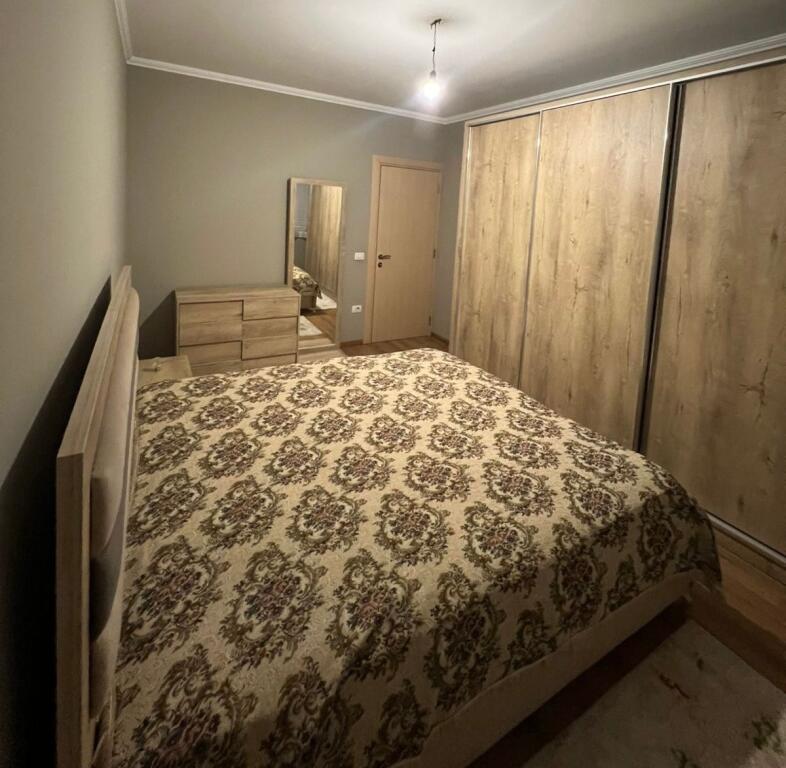 Apartament me qera 2+1