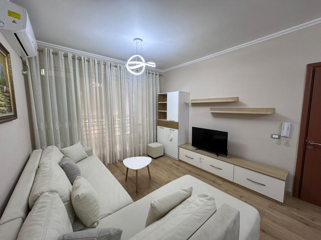 Yzberisht, jepet me qera apartament 1+1+Parkim!