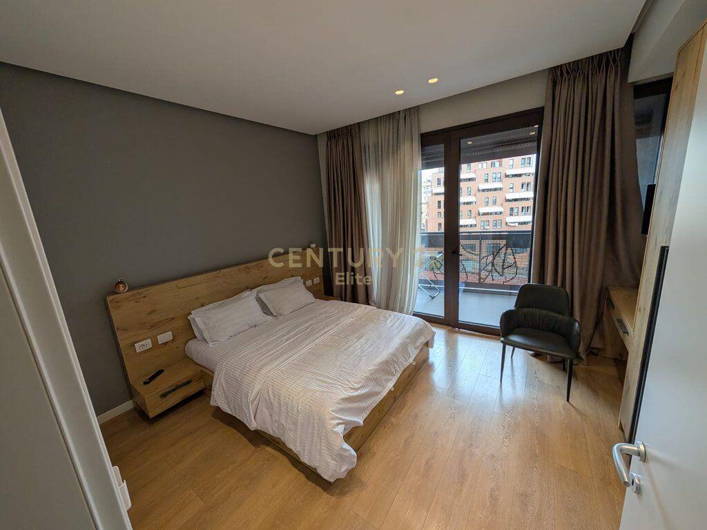 Shiten 3 apartamente 1+1 ne rrugen e Barrikadave!