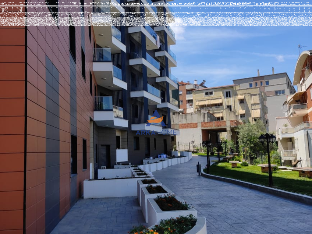 SHITET APARTAMENT 2+1+BALLKON+POST PARKIMI KODRA E DIELLIT,250.000 EURO (BASHKË ME POST PARKIMI)
