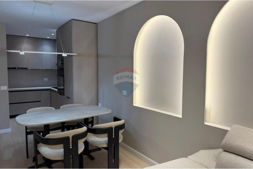 Shitet Apartament 2+1 me Verandë – Ish Ekspozita !