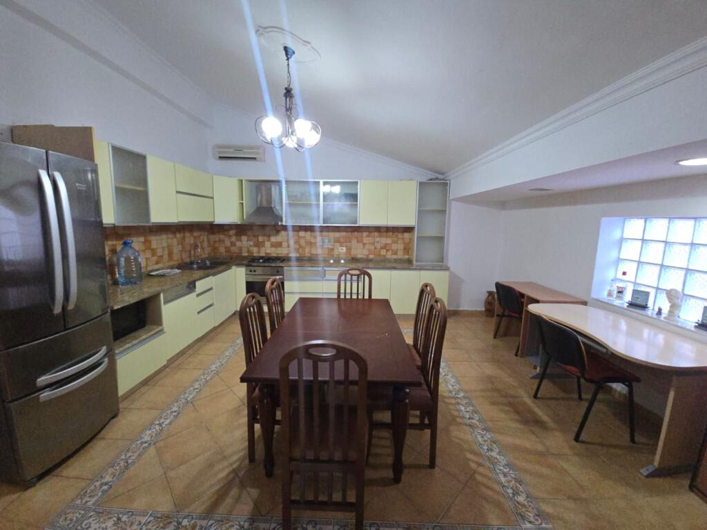 JEPET ME QERA APARTAMENT 2+1+2 TEK ISH FABRIKA E BUKES DURRES