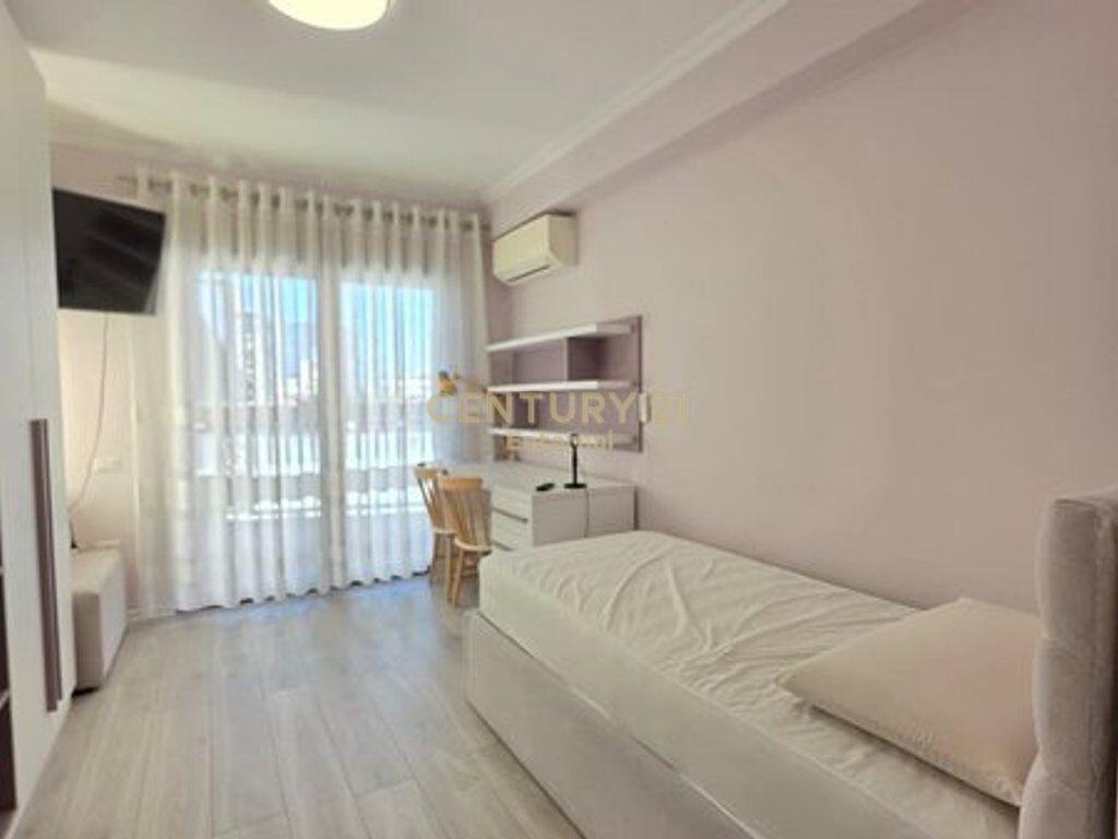 Apartament 2+1 + Post Parkimi ne Bllok
