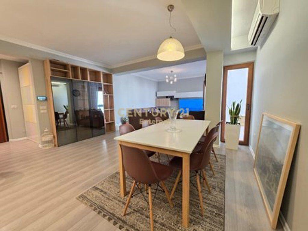 Apartament 2+1 + Post Parkimi ne Bllok