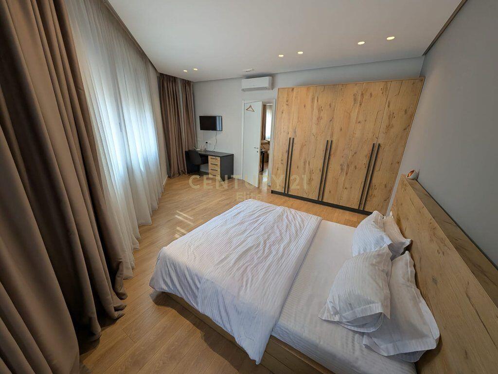 Shiten 3 apartamente 1+1 ne rrugen e Barrikadave!