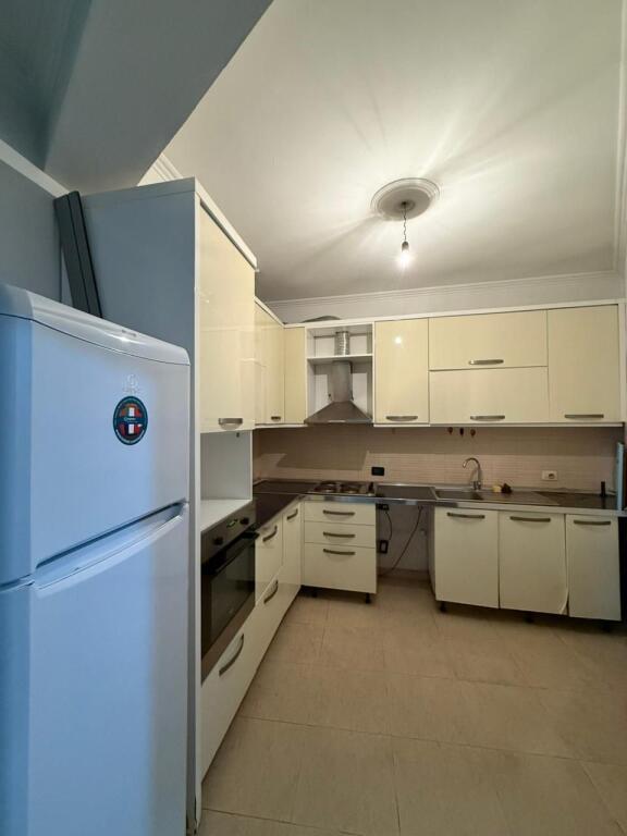 Shitet Apartament 2+1 - Astir , Mundesi blerje me kredi 