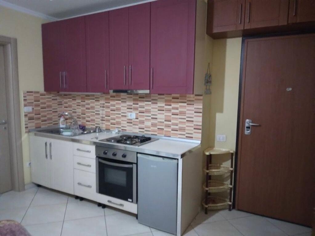 Jepet Me Qera Apartament 1+1+1 Ballkon