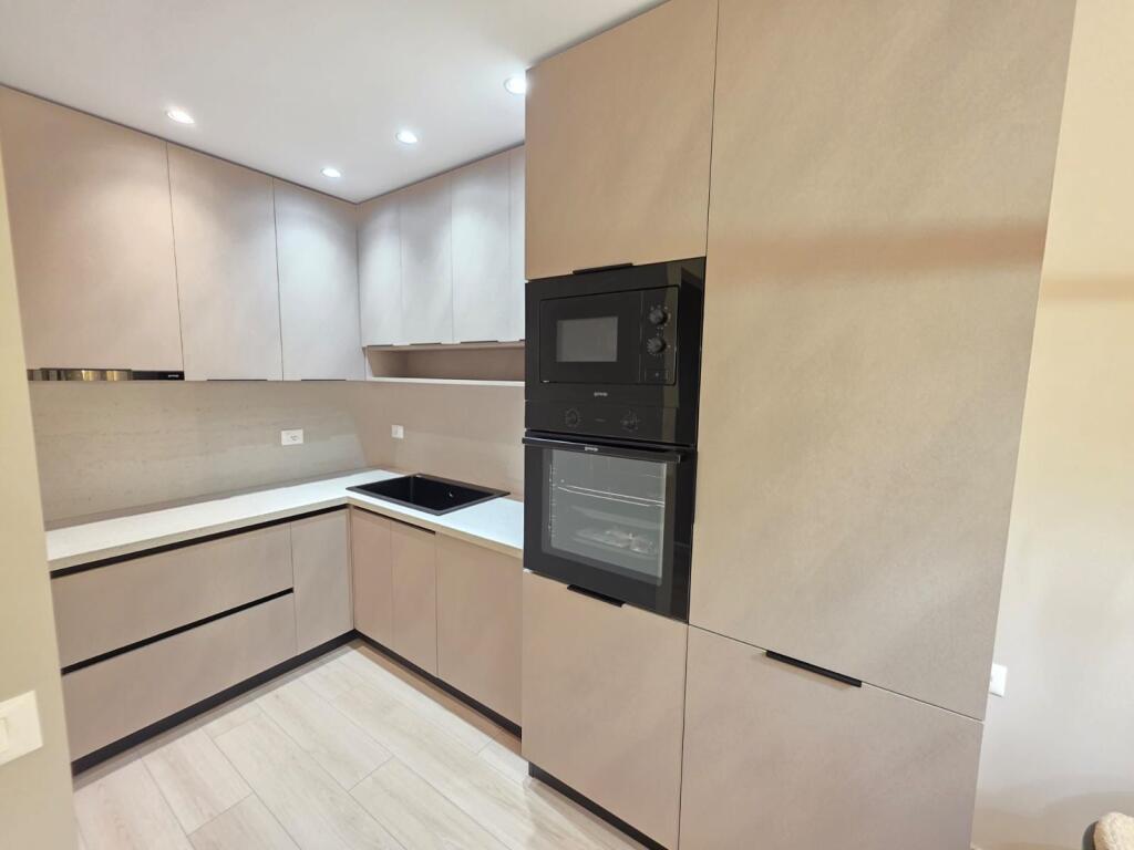 Shitet apartament 2+1 tek Ish Ekspozita!