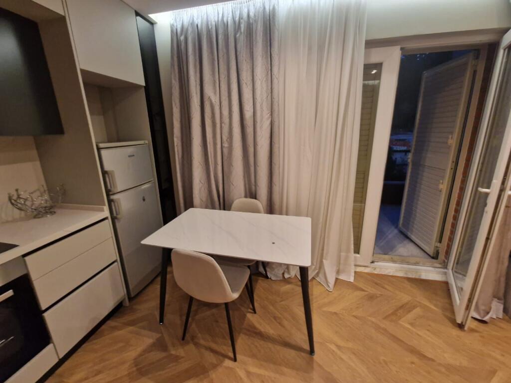 Shitet apartament lluksoz brenda rezidences "Kodra e Diellit"
