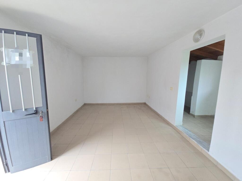 JEPET ME QERA AMBJENT BIZNESI BUZE RRUGE PLEPA