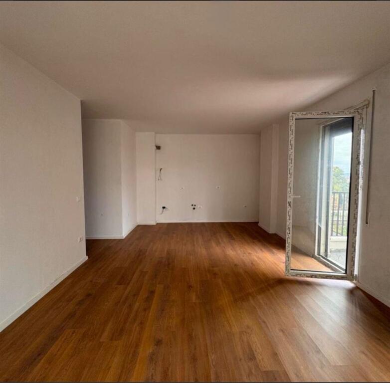 Don Bosko, jepet me qera apartament 2+1 bosh! 600€