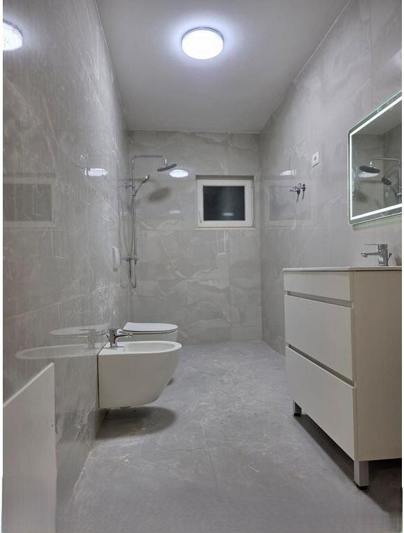 Apartament 2+1 në shitje tek pallatet Karavan, Laprakë, Tiranë - 140,000€