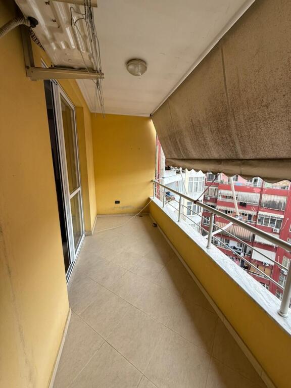 Shitet Apartament 2+1 - Astir , Mundesi blerje me kredi 