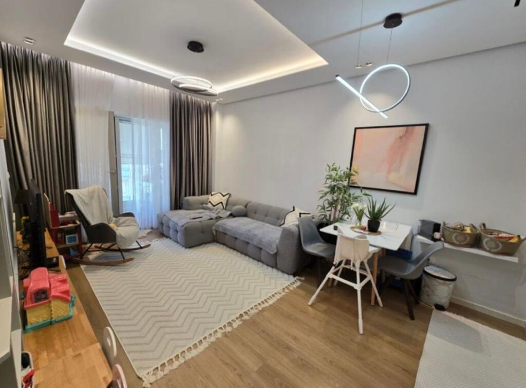 Qira, Apartament modern 2+1 tek Foleja e Gjelber, Zogu i Zi!