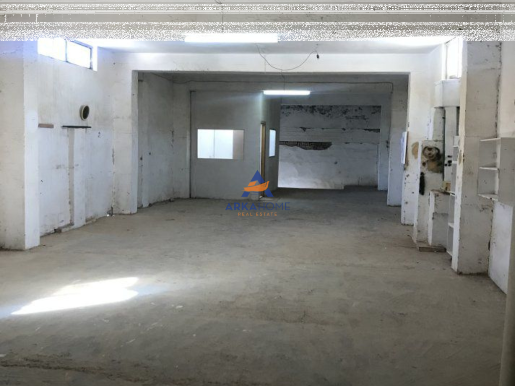 NEGOZIO IN AFFITTO VIA "RIZA CERCOVA" 800 EURO