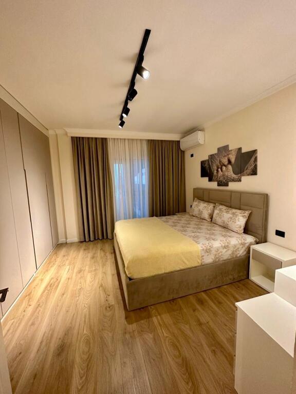 JEPET ME QERA APARTAMENT 2+1 TE TOM DOSHI SHKOZE