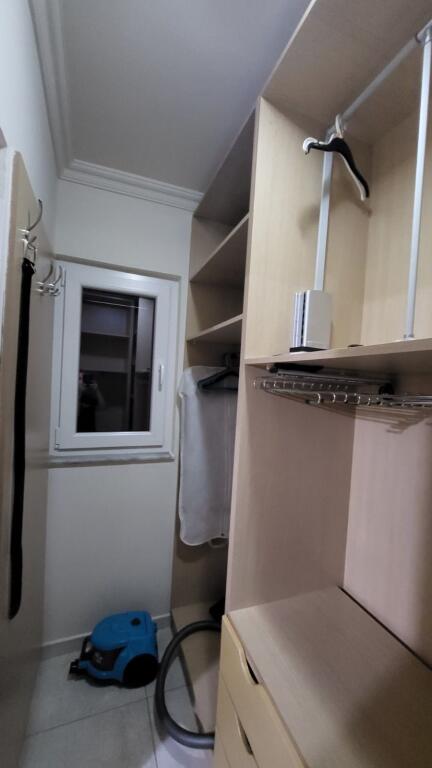 2+1,i mobiluar te drejtori e higjenes ,rrug elbasani ,700 euro