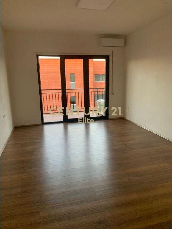 AMBIENT ME QIRA 4+1+2 NE KOMPLEKSIN "GREEN CITY" !