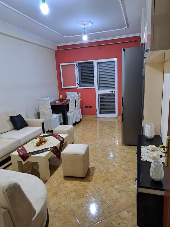 Apartament me qera 2+1 ne Kamez
