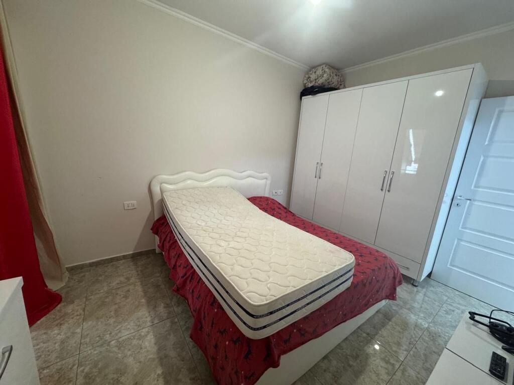 Apartament 2+1, Fusha Aviacionit!