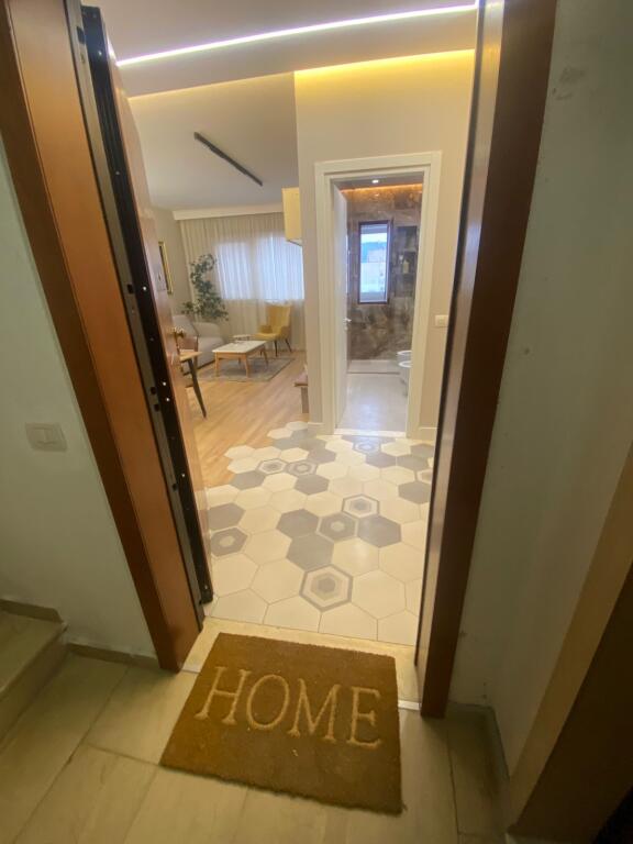 Jepet me qera apartament 2+1+1 ballkon 📍rruga "Irfan Tomini"